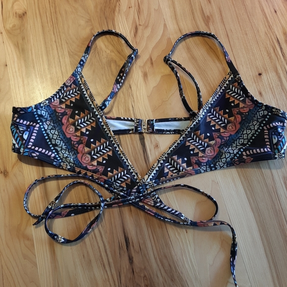 No brand swim suit, size S. - Picture 2 of 6